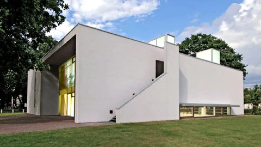 Außenansicht vom Haus im Park